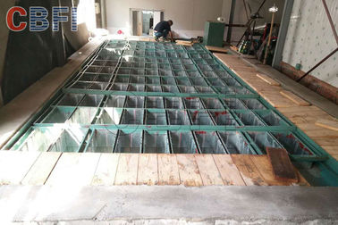 Refrigeración por aire/refrigeración por agua 10 toneladas de bloque de fabricante de hielo con diseño de trabajo civil del sistema de la grúa